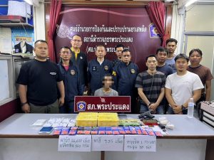ชุดปราบปรามยาเสพติด สภ.พระประแดง โชว์ผลงาน จับย้าบ้ากว่า 46,400 เม็ด/ยาอี/พร้อมอาวุธปืน