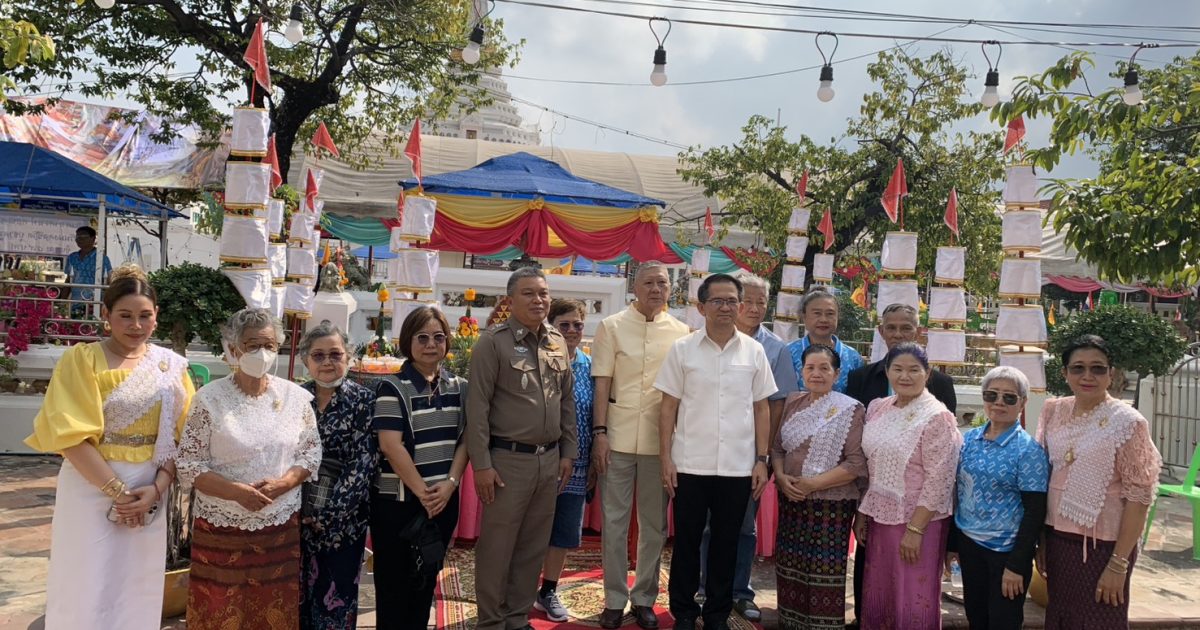 ร่วมพิธีทำบุญอุทิศส่วนกุศลให้อดีตเจ้าอาวาสวัดโปรดเกศเชษฐาราม